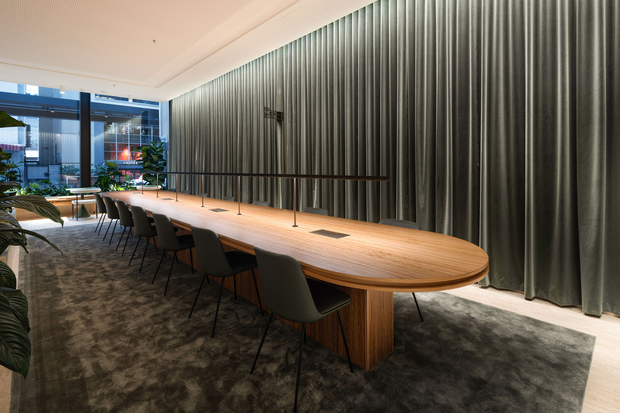 business zone table at 400 george lobby